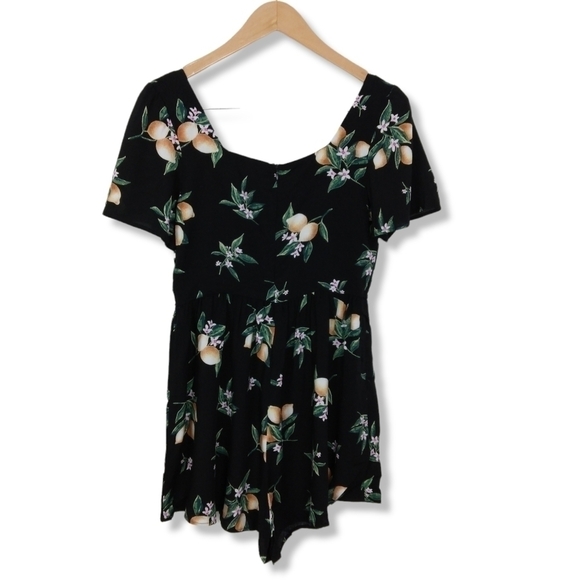 NWT All in Favor Romper - Picture 5 of 9